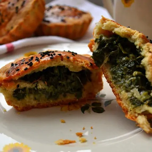 Peynirli Ispanaklı Poğaça fotoğrafı